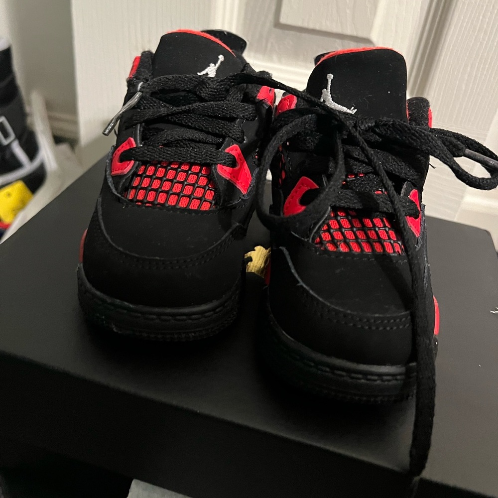 Toddler Jordan 4 size 5C